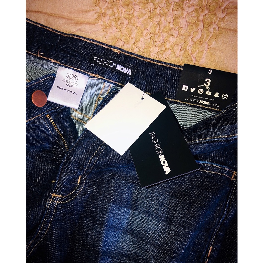 Fashion nova cropped ripped skinny jeans